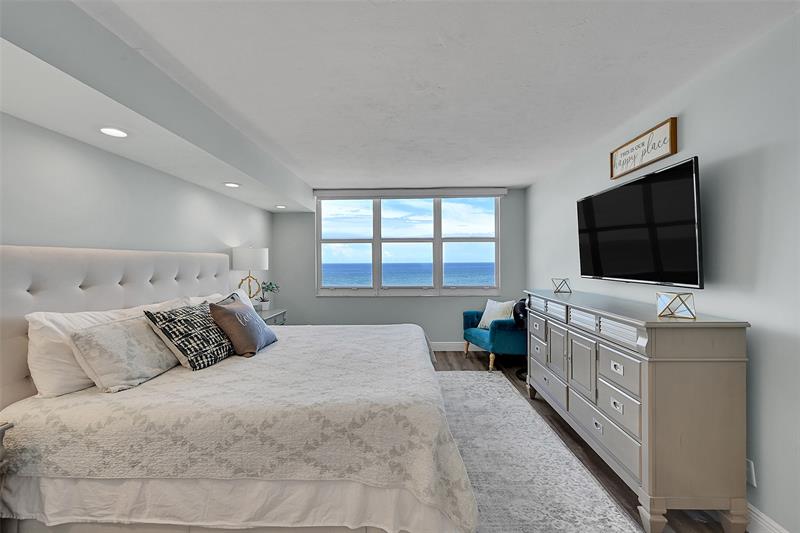 Image 22 of 36 For 328 Ocean Blvd  Ph 2