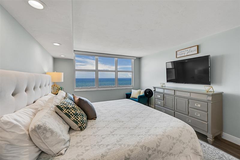 Image 23 of 36 For 328 Ocean Blvd  Ph 2