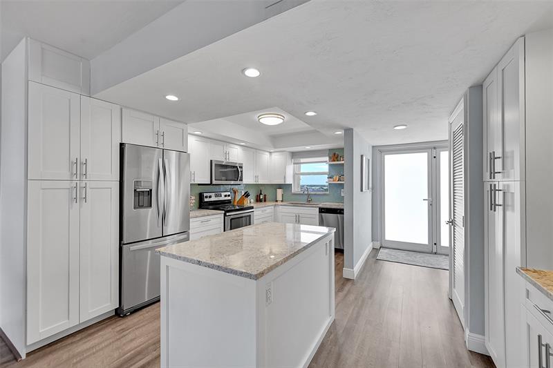 Image 6 of 36 For 328 Ocean Blvd  Ph 2