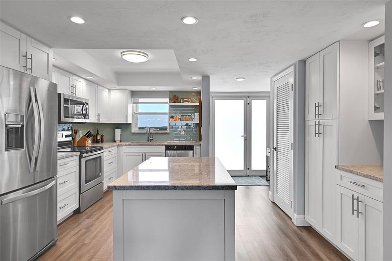 Image 7 of 36 For 328 Ocean Blvd  Ph 2