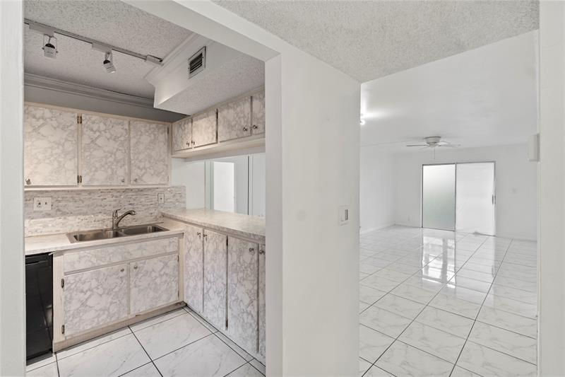 Image 10 of 37 For 7610 Stirling Rd  A104