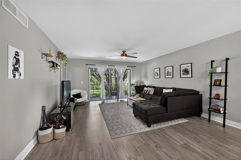 Image 15 of 34 For 412 Lakeview Dr  202