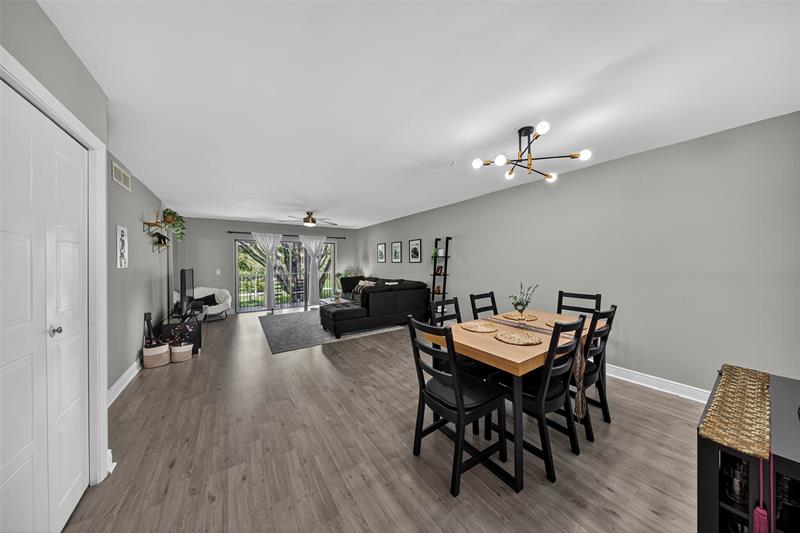 Image 18 of 34 For 412 Lakeview Dr  202