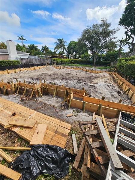 Image 4 of 13 For 1712 16th Ter