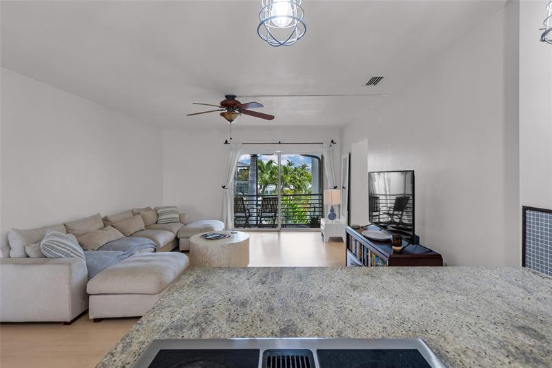 Image 12 of 33 For 1535 15th St  305
