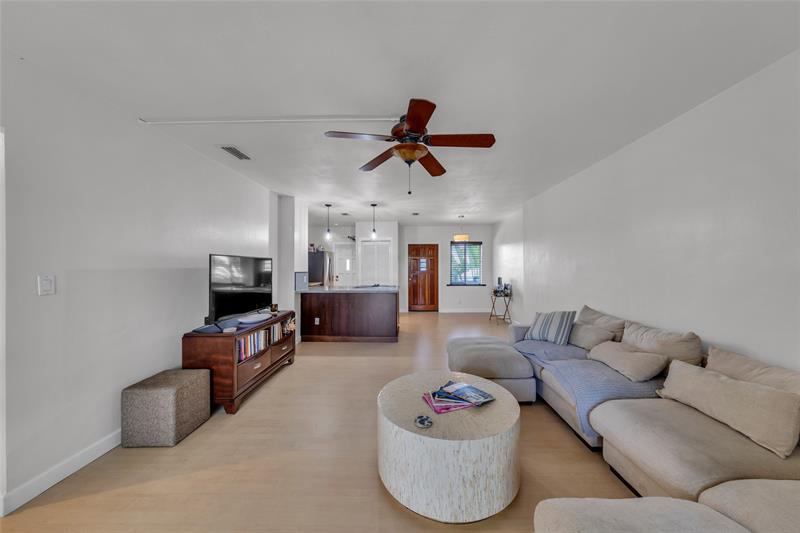 Image 18 of 33 For 1535 15th St  305