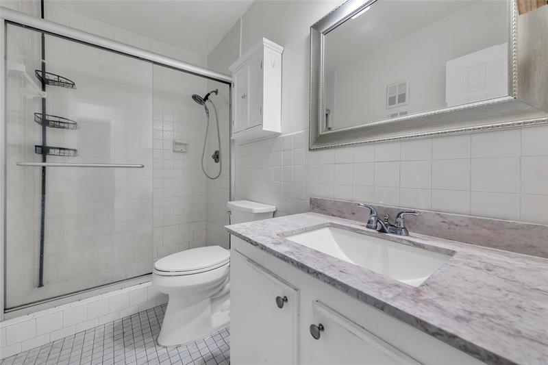 Image 22 of 33 For 1535 15th St  305