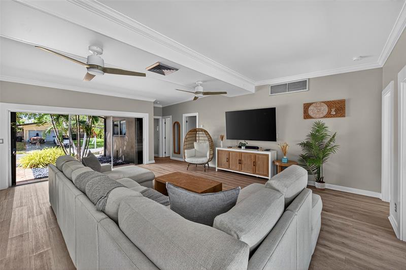 Image 11 of 80 For 2112 Manatee Drive