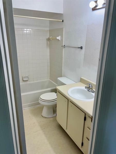 Image 14 of 15 For 2796 University Dr  2207