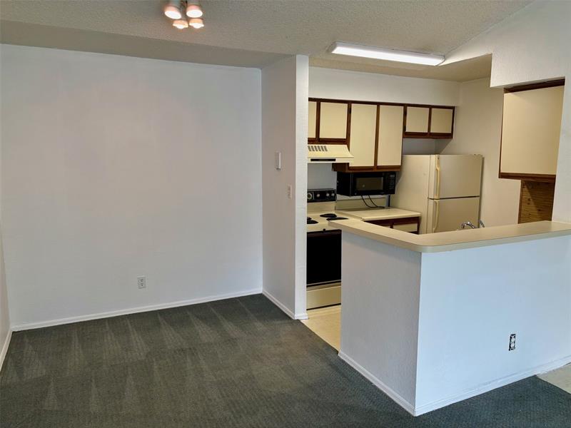Image 4 of 15 For 2796 University Dr  2207