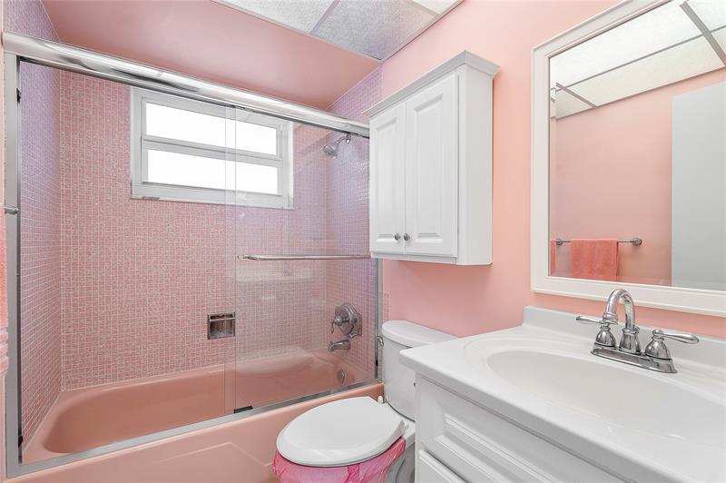 Image 20 of 49 For 6000 Ocean Blvd  4f