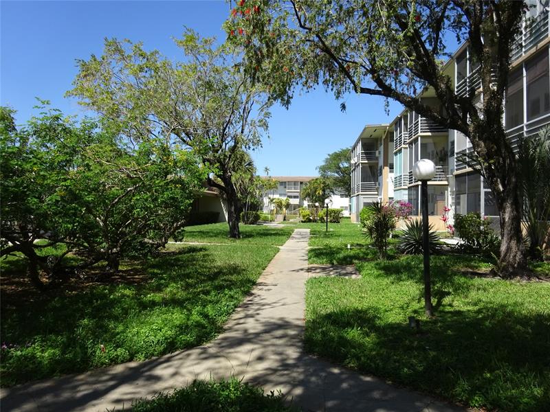 Details for 16750 14th Ave  312, Miami, FL 33162