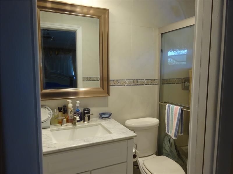 Image 11 of 18 For 16750 14th Ave  312