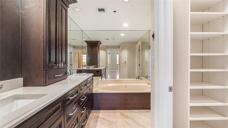 Image 40 of 62 For 4116 Palm Aire Dr  166b