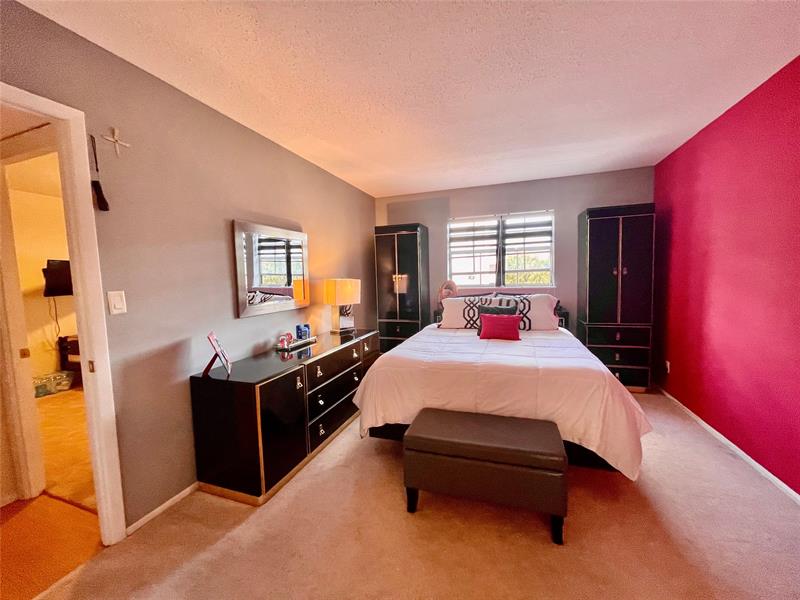 Image 13 of 32 For 4140 44th Ave  211