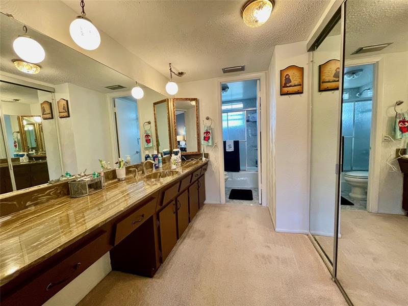 Image 14 of 32 For 4140 44th Ave  211