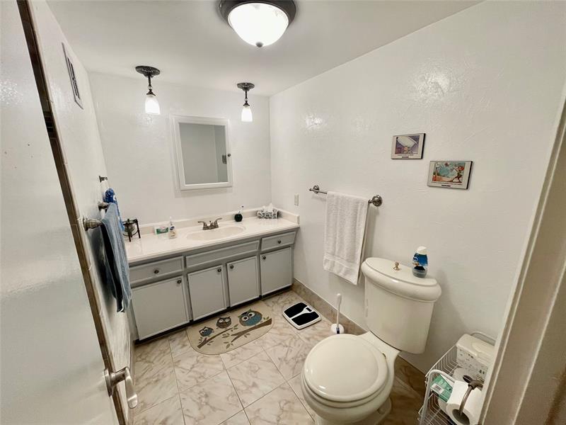 Image 22 of 32 For 4140 44th Ave  211