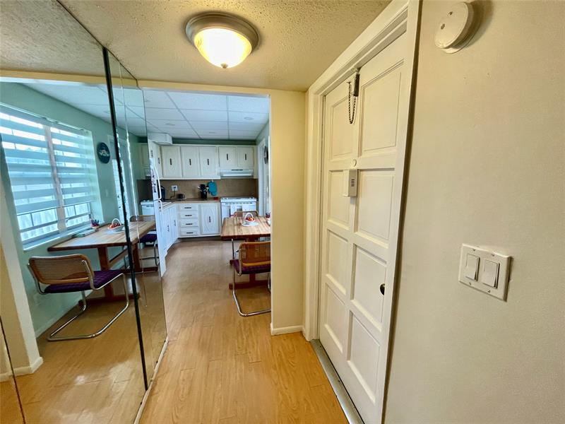 Image 7 of 32 For 4140 44th Ave  211