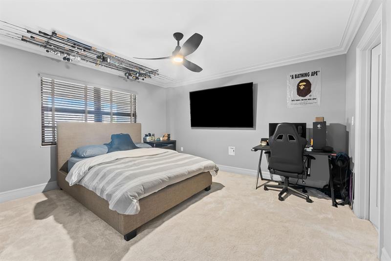 Image 13 of 46 For 3100 48th St  304