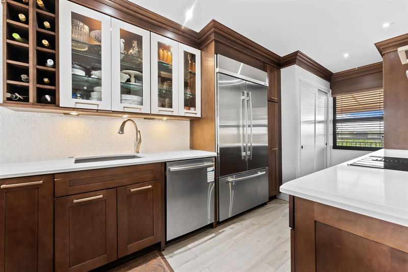 Image 23 of 46 For 3100 48th St  304