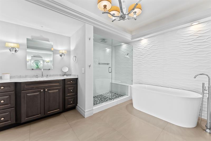 Image 32 of 46 For 3100 48th St  304