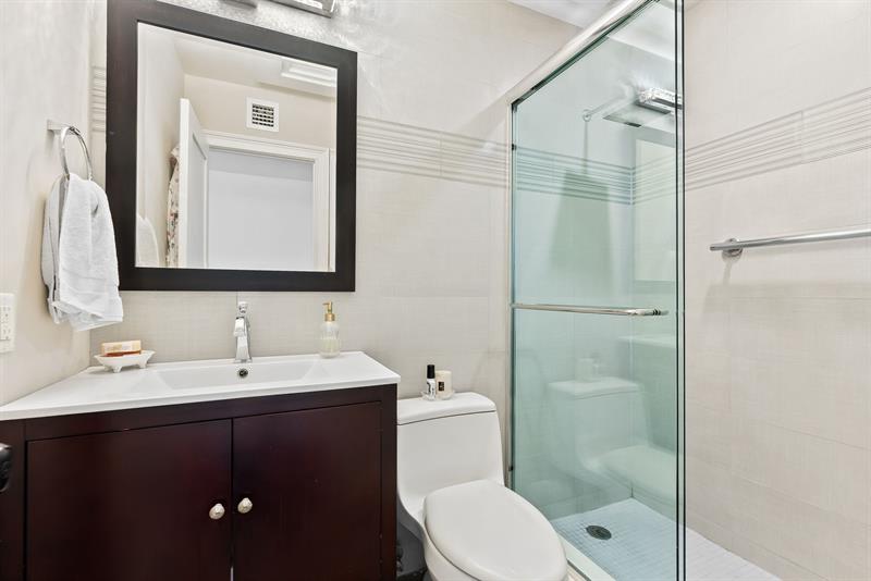 Image 34 of 46 For 3100 48th St  304