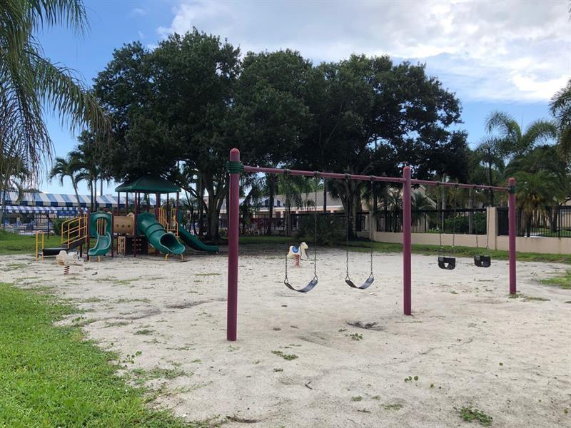 Image 19 of 30 For 3561 35th St  1622