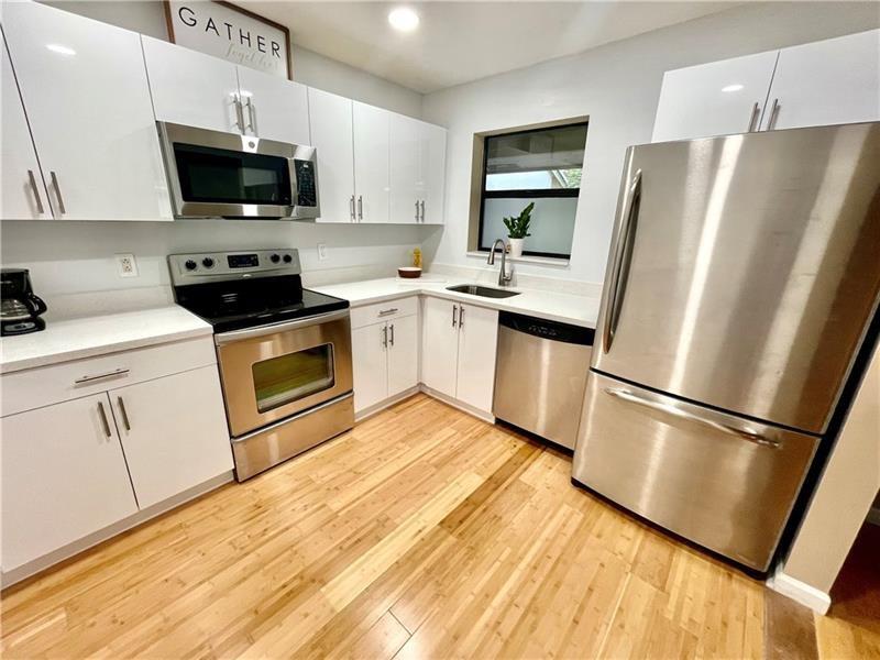 Image 3 of 30 For 3561 35th St  1622