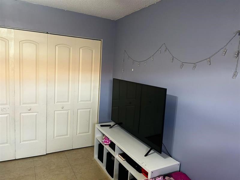 Image 17 of 28 For 11267 59th Pl