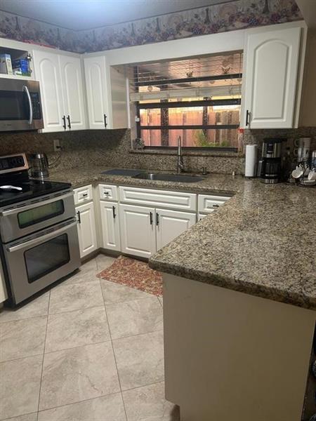 Image 5 of 28 For 11267 59th Pl