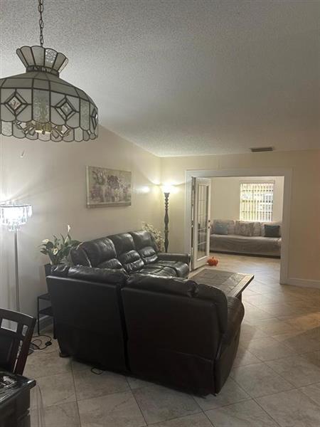 Image 9 of 28 For 11267 59th Pl