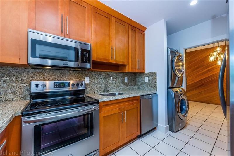 Image 10 of 21 For 9131 Fontainebleau Blvd