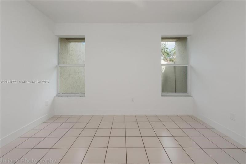 Image 14 of 21 For 9131 Fontainebleau Blvd