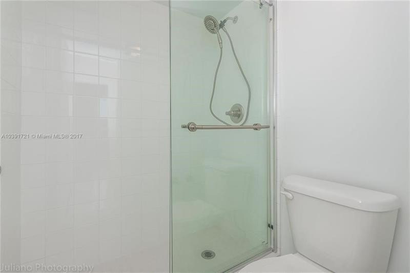 Image 16 of 21 For 9131 Fontainebleau Blvd