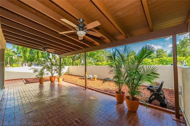 Image 17 of 21 For 9131 Fontainebleau Blvd