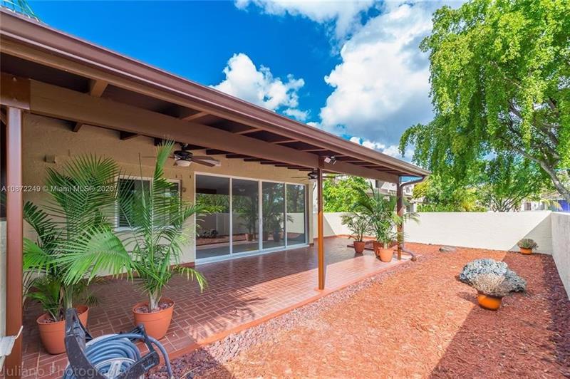 Image 18 of 21 For 9131 Fontainebleau Blvd