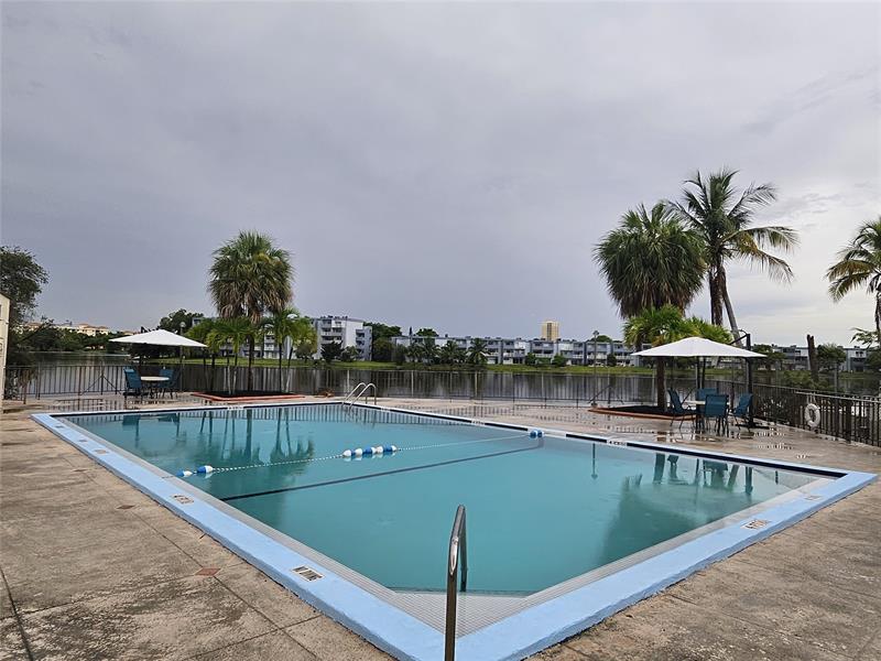 Image 20 of 21 For 9131 Fontainebleau Blvd