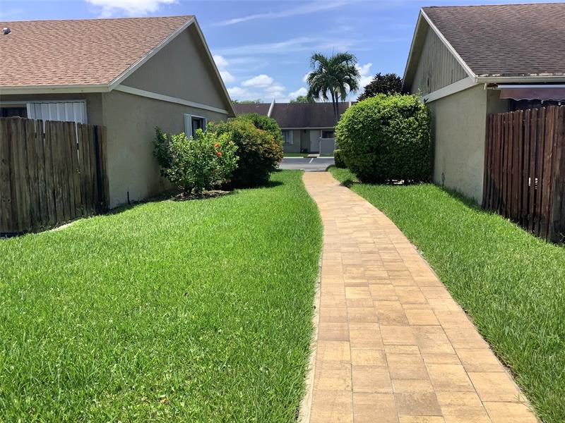 Image 42 of 43 For 10128 Boca Bend  C2