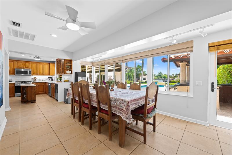 Image 15 of 45 For 1100 Northlake Dr
