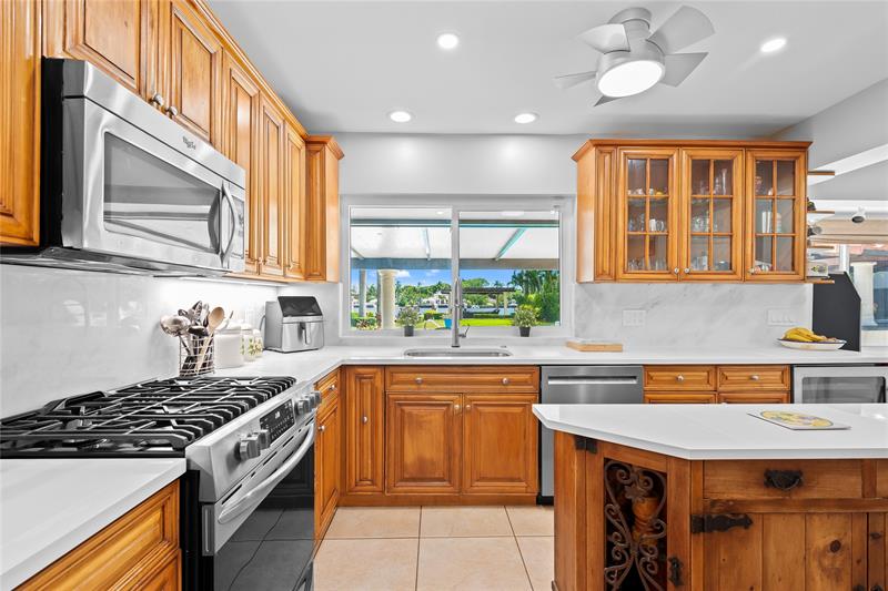 Image 16 of 45 For 1100 Northlake Dr