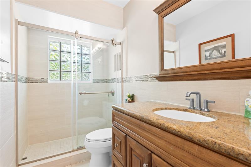 Image 28 of 45 For 1100 Northlake Dr