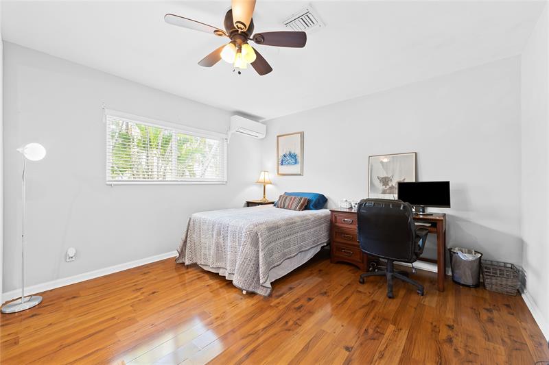 Image 30 of 45 For 1100 Northlake Dr