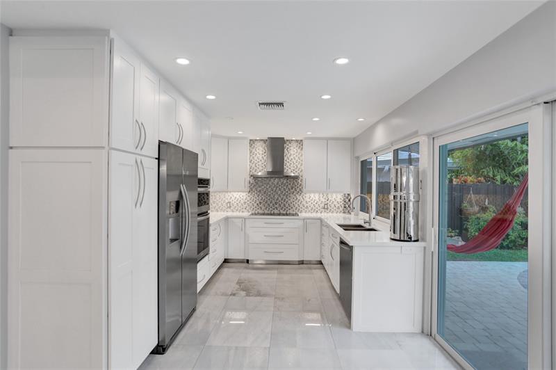 Image 11 of 67 For 2051 59th Ct