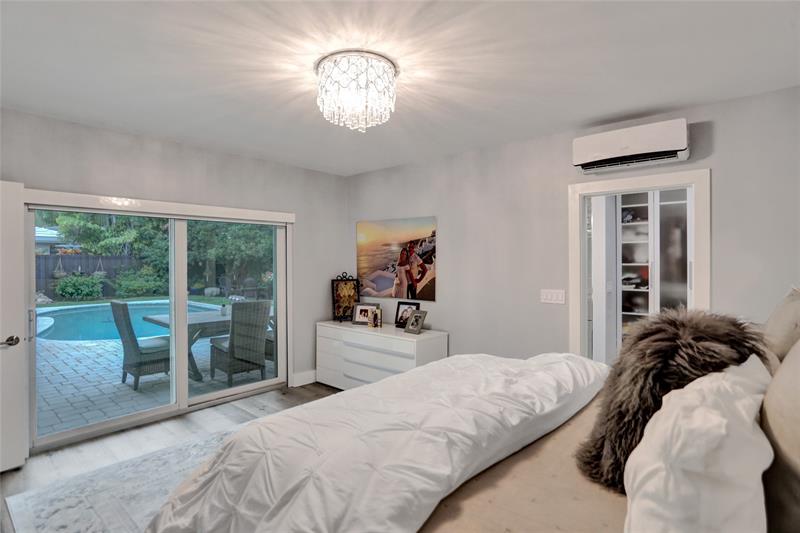 Image 18 of 67 For 2051 59th Ct