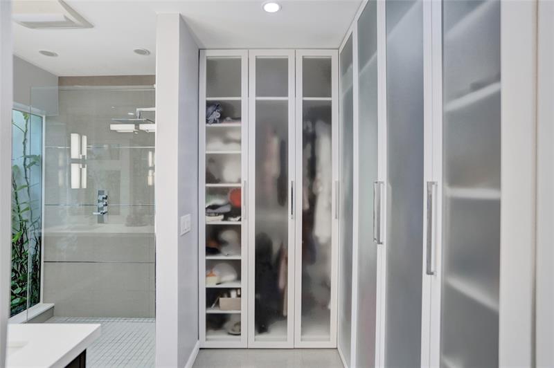 Image 21 of 67 For 2051 59th Ct