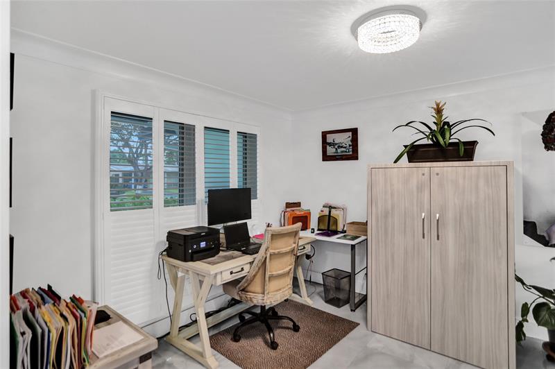 Image 30 of 67 For 2051 59th Ct