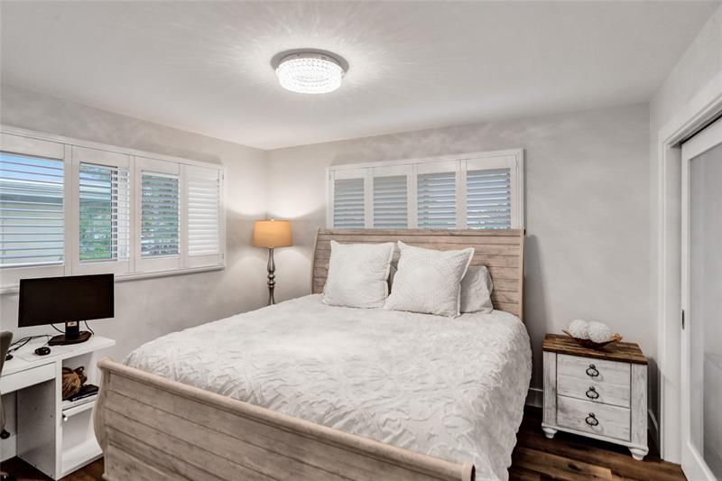 Image 35 of 67 For 2051 59th Ct