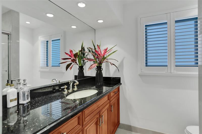 Image 37 of 67 For 2051 59th Ct
