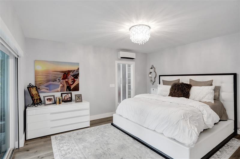 Image 39 of 67 For 2051 59th Ct