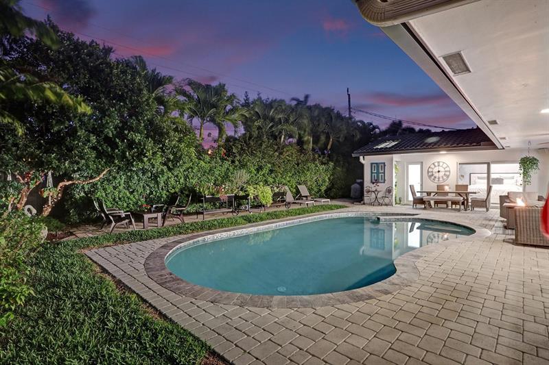 Image 52 of 67 For 2051 59th Ct